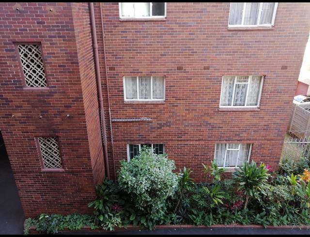 1.5 BEDROOM FLAT FOR SALE IN GLENWOOD